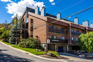Photo 1 of 1401  WOODSIDE AVE #301