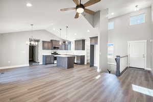Photo 4 of 682 W 2200 S