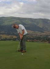 10 minutes from Wolf Creek Golf Course.