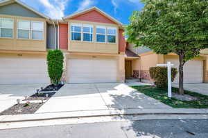 Photo 1 of 922 N SPRING POND DR