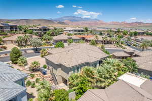 Bird's eye view with a mountain view