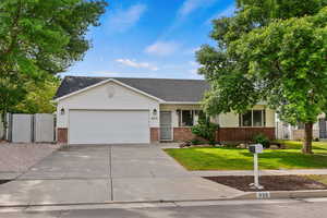 Photo 1 of 933 E 825 N