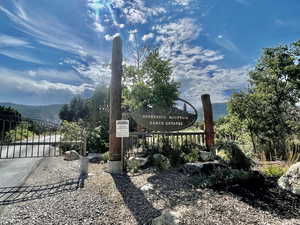 Private entry gate into community