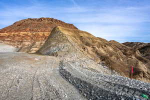 View of mountain feature