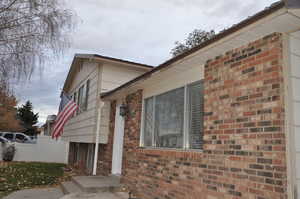 View of home's exterior