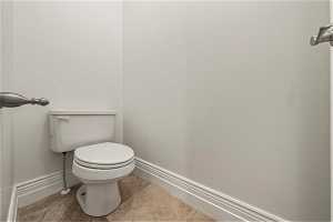 Separate toilet room in en suite.