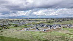 Aerial view with a mountain view