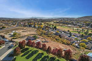 Drone / aerial view featuring a mountain view