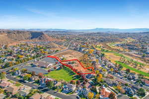 Bird's eye view with a mountain view