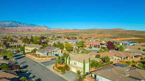 Aerial view with a mountain view