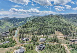 Bird's eye view with a mountain view