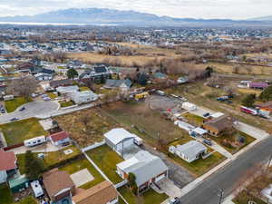 Bird's eye view with a mountain view