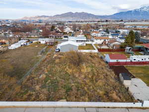 Drone / aerial view featuring a mountain view