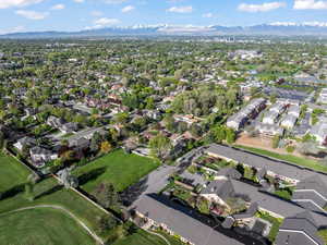 Aerial view with a mountain view