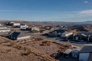 Aerial view with a mountain view