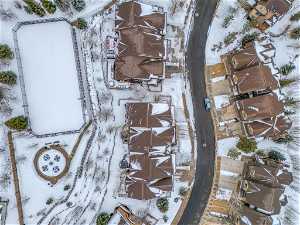 Exterior community aerial view of pickleball/tennis court