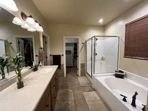 Separate tub and shower, water closet, walk in closet