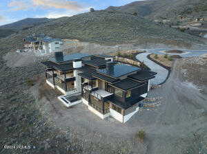 Bird's eye view featuring a mountain view