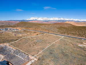 Bird's eye view with a mountain view