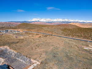 Aerial view with a mountain view