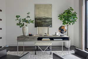 Office with baseboards