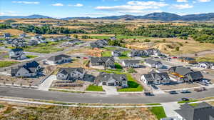 Aerial view with a mountain view