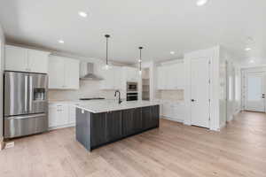 Photo 4 of 1276  WEST VIEW DR