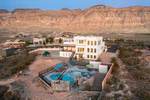 Bird's eye view with a mountain view