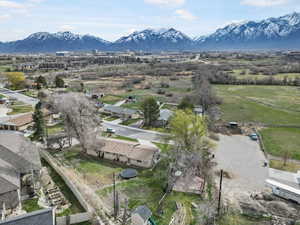 Aerial view with a mountain view