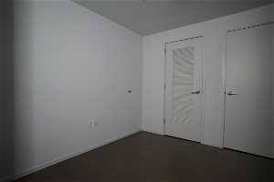 Den/TV/Spare room with dark hardwood / wood-style floors