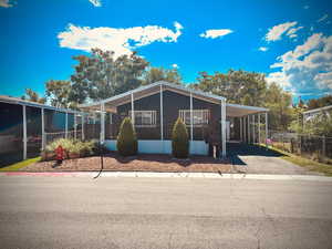 View of manufactured / mobile home