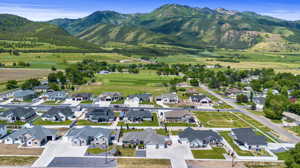 Aerial view with a mountain view