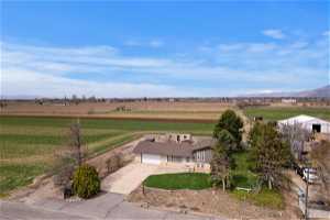 2.5 acre horse property with 3 shares of water included!