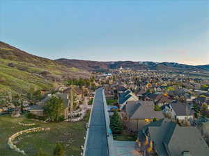 Bird's eye view with a mountain view