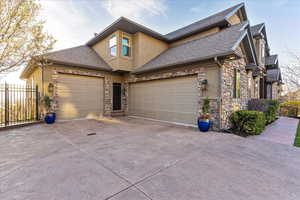 View of front of house featuring a garage