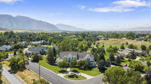 Bird's eye view with a mountain view