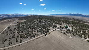 Aerial view with a mountain view