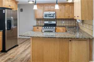 Maple cabinets provide a light wood tone with a smooth grain patter. Maple is durable, natural and warm which compliments lots of sales and is easy to clean