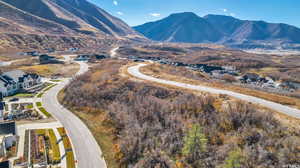 Bird's eye view with a mountain view