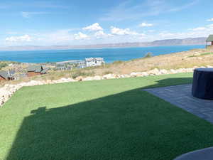 View of yard featuring a mountain view