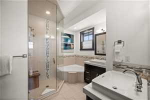 Primary Bathroom/Double Vanity/Separate Tub and Steam Shower