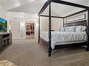 Spacious master bedroom with en-suite master bath and walk-in closet