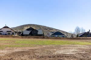 Photo 11 of 38 W WILSON CT