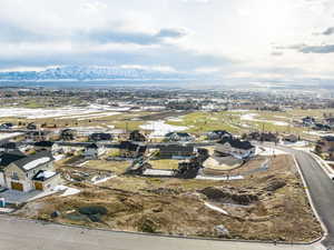 Drone / aerial view featuring a mountain view