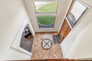 Living room with a towering ceiling