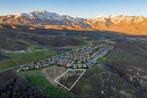 Bird's eye view with a mountain view