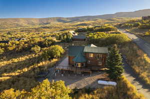 Aerial view with a mountain view