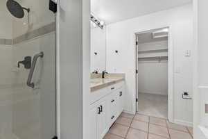 Master bathroom & Walk-in closet