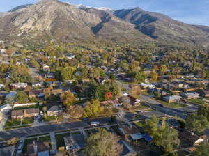 Bird's eye view with a mountain view