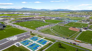 Birds eye view of property featuring a mountain view